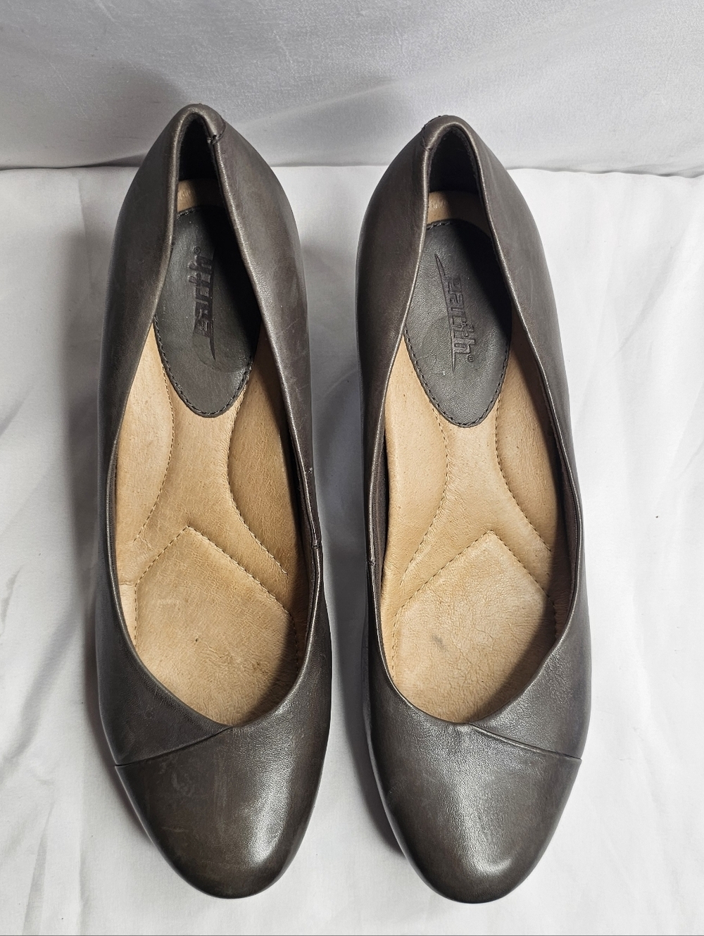 Earth Tamarisk Taupe Soft Calf pumps Size 11 - Picture 2 of 12